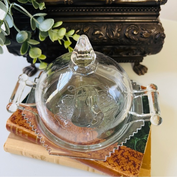 Vintage Adams & Co Domed Butter Cheese Dish 2 Pc Clear Pressed Glass Pear Motif - Picture 2 of 13